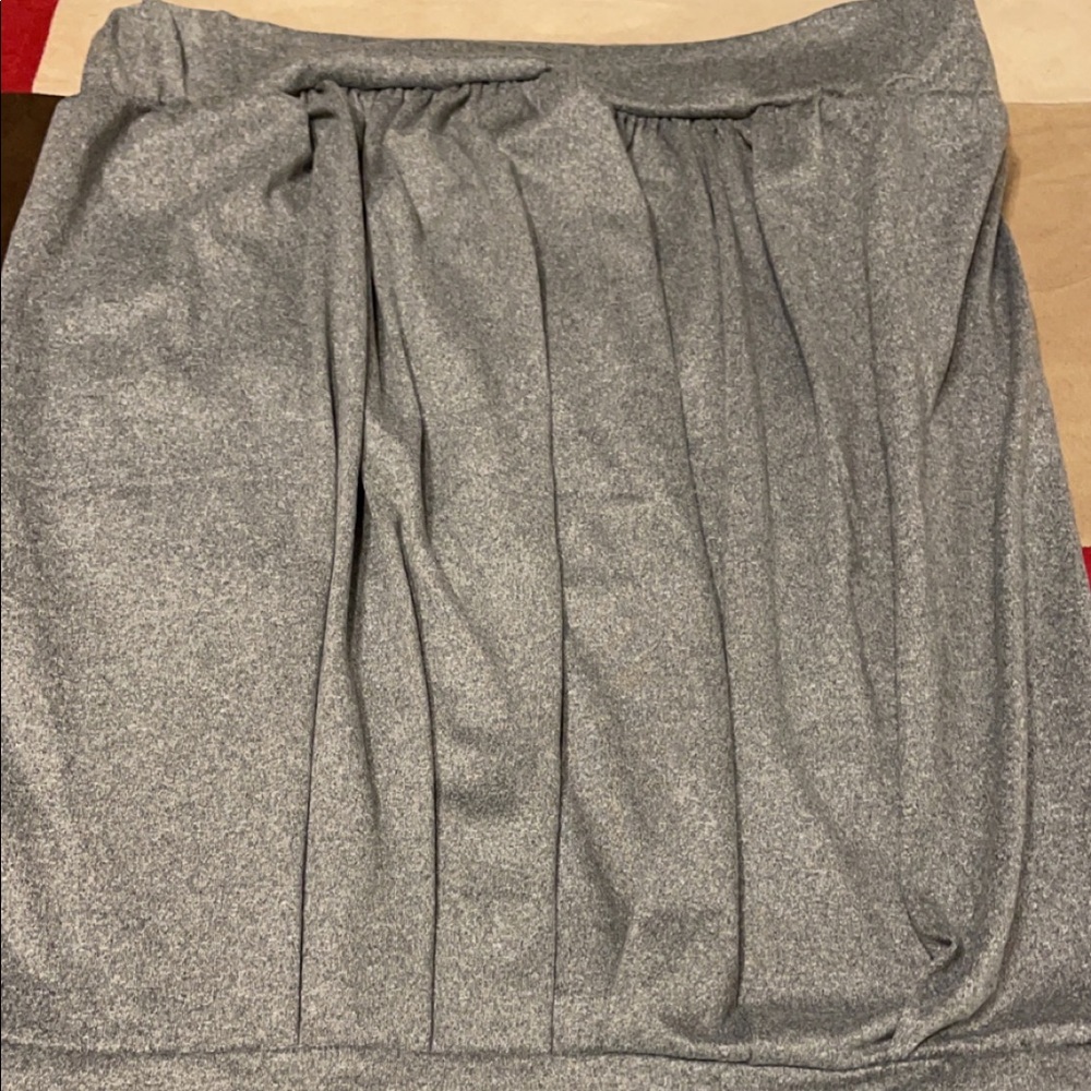 Gray strapless shirt